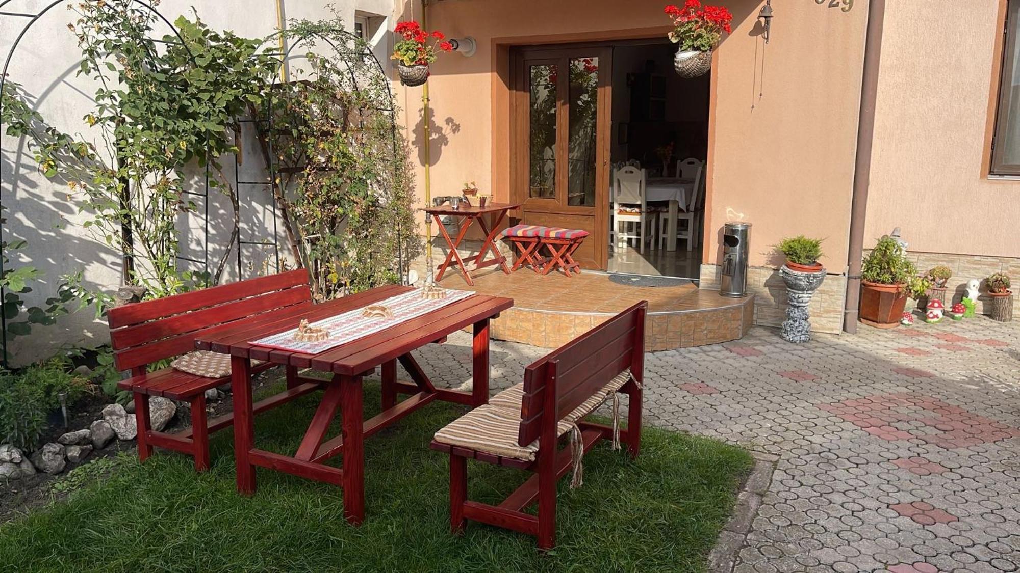 Casa Nicoladis Apartment Zarnesti Exterior photo