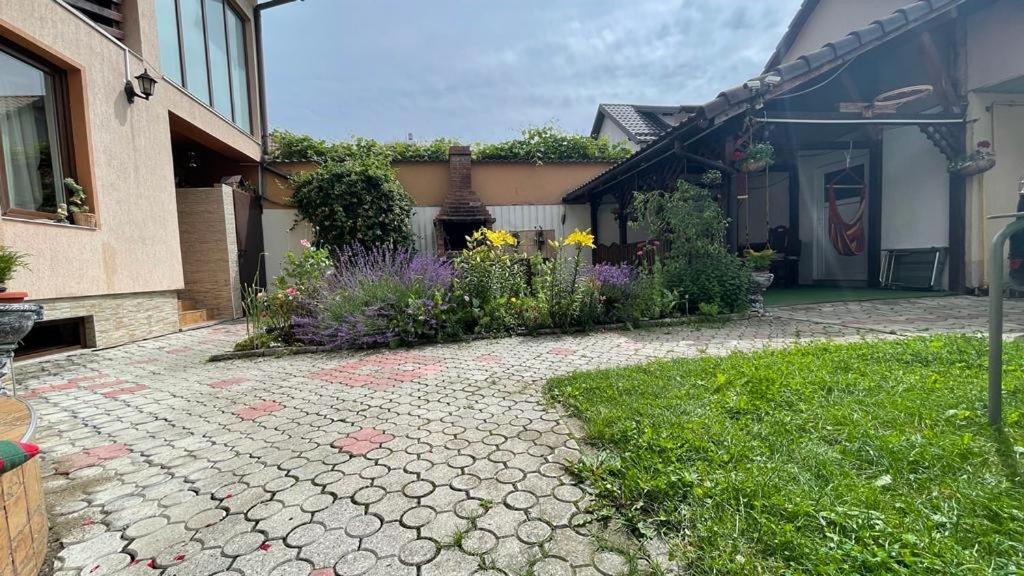 Casa Nicoladis Apartment Zarnesti Exterior photo